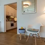 Strandhotel-heiligenhafen-wohnung-101-typ-iv-wasserblick 3*