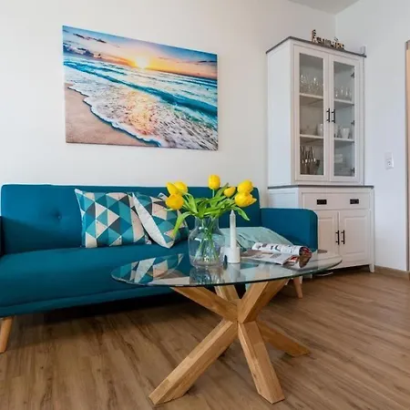 Apartment Strandhotel-heiligenhafen-wohnung-101-typ-iv-wasserblick *