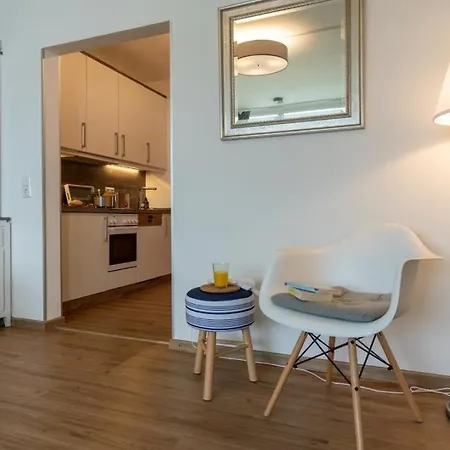 Strandhotel-heiligenhafen-wohnung-101-typ-iv-wasserblick 3*