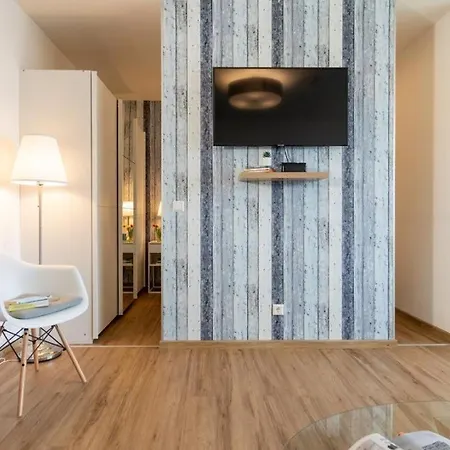 Strandhotel-heiligenhafen-wohnung-101-typ-iv-wasserblick Apartment