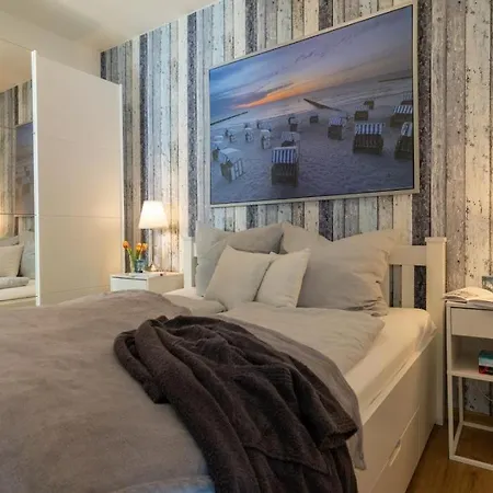 Strandhotel-heiligenhafen-wohnung-101-typ-iv-wasserblick Апартаменты Хайлигенхафен